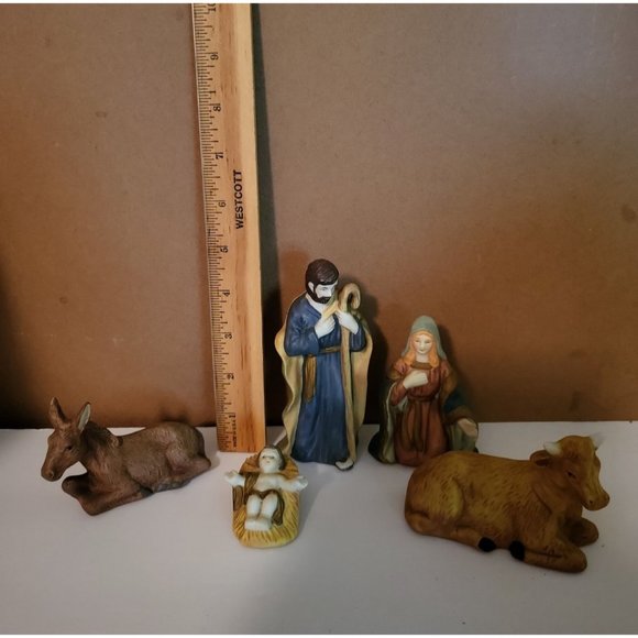 Vintage Christmas 7 Figure Nativity Set Handmade & Hand Painted - Picture 3 of 12